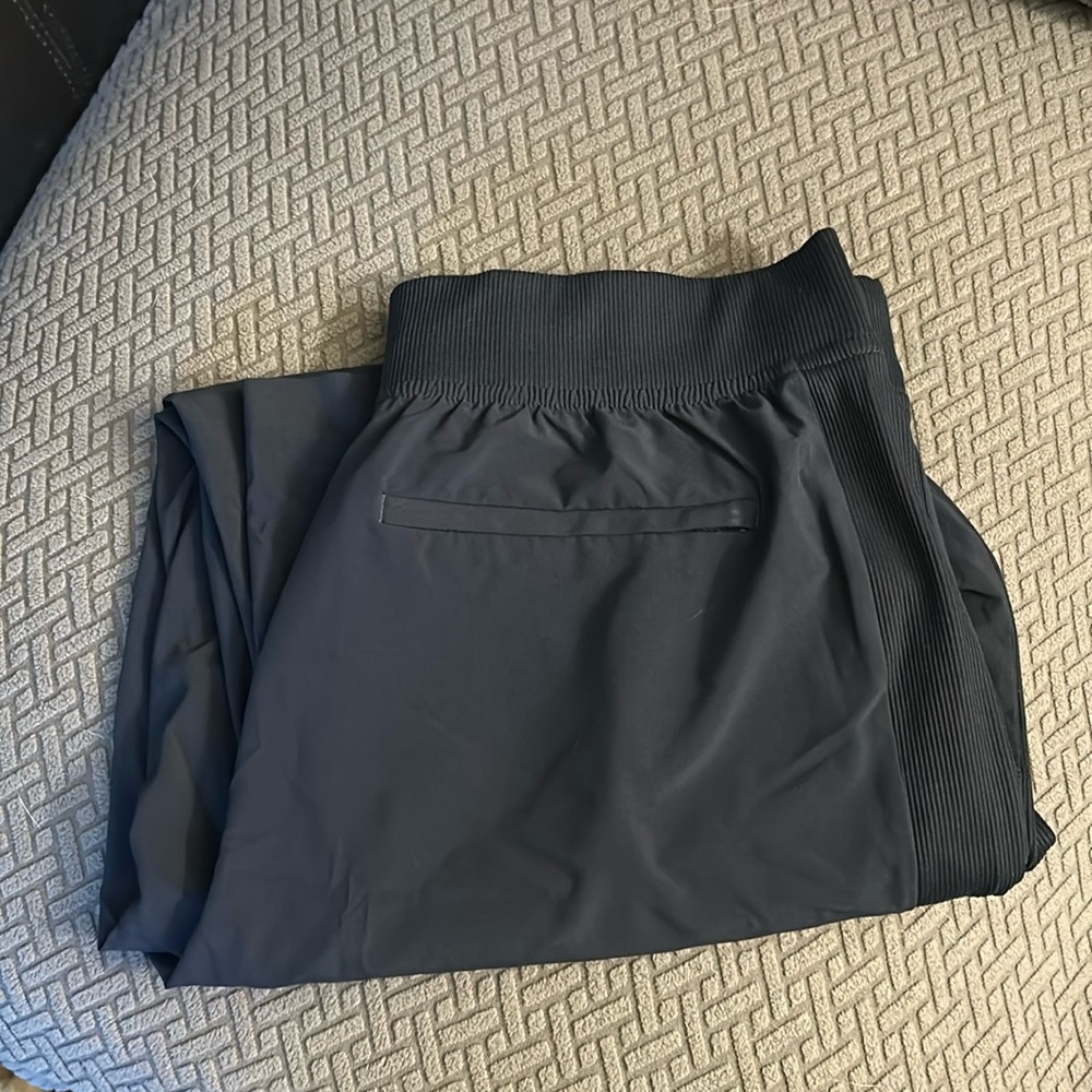 Athleta Brooklyn ankle pant in navy